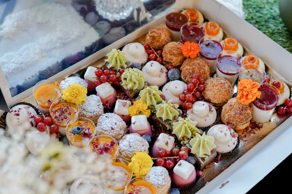 plateaux mignardises sucrées le jarde gwenn bresti